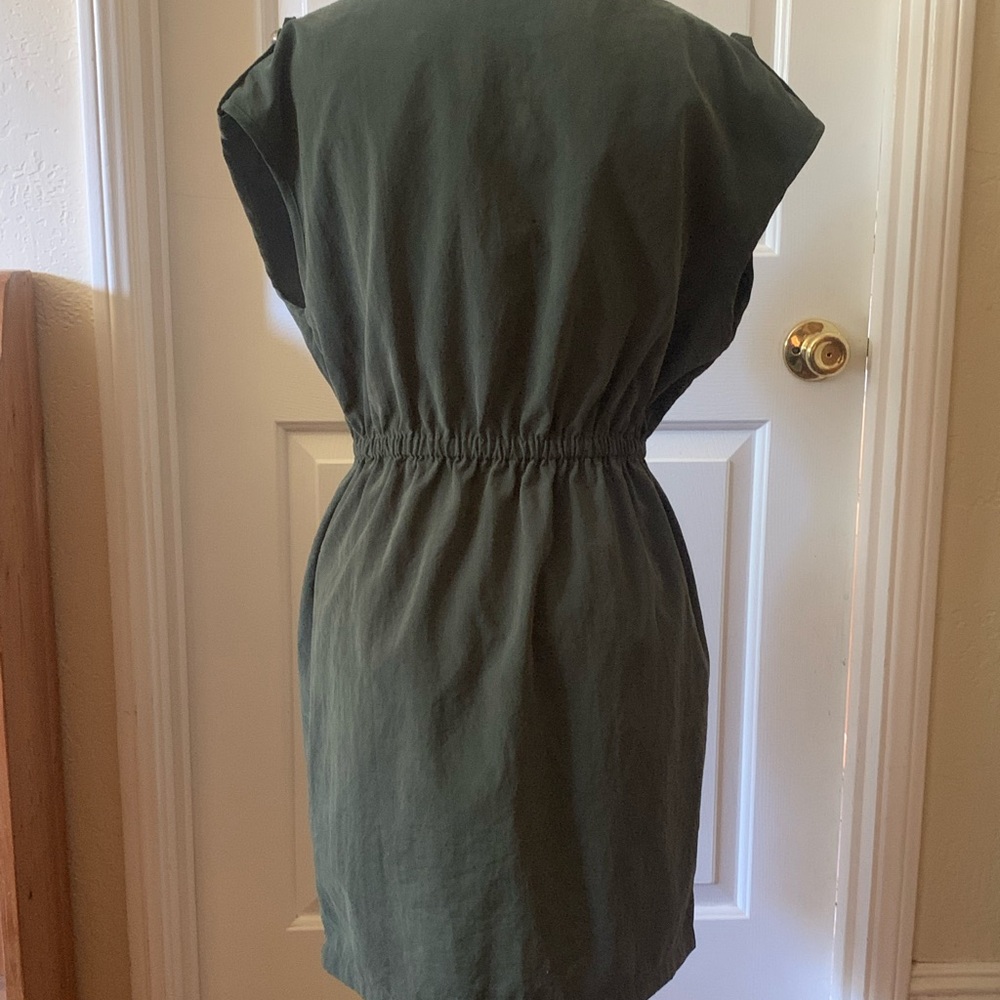 Dress - Picture 3 of 4